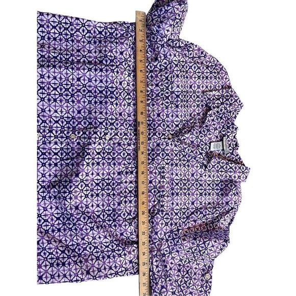 Catherines. ￼ Purple and white geometrical pattern button down  ￼ three-quarter - Picture 5 of 11